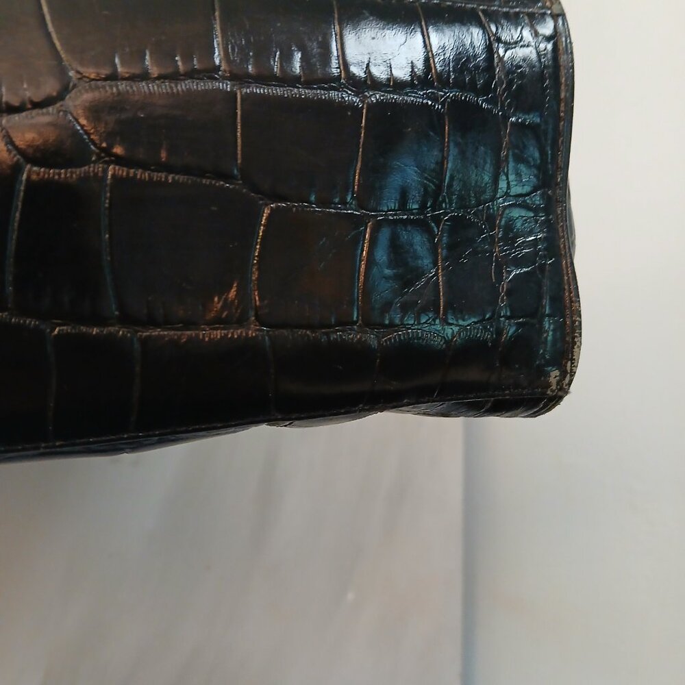 Ann Taylor Stunning Leather "Croc" Satchel - Picture 2 of 11